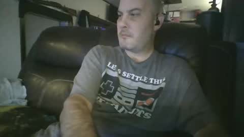 Snapshot of ddboobman chatting on December 15, 5:39 pm want girl to play with me online show from December 15, 5:39 pm