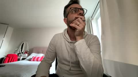 Snapshot of ddirtyyyyyyy chatting on April 3, 8:07 pm DDirty online show from April 3, 8:07 pm