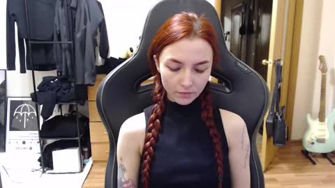 freak online show from December 6, 9:57 pm