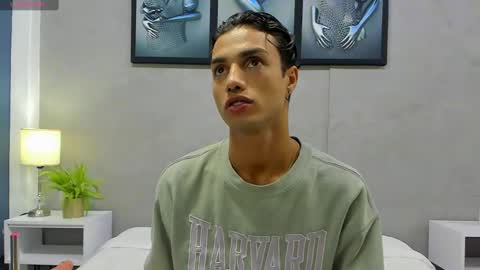 Snapshot of dean_scott chatting on January 16, 11:26 am dean_scott online show from January 16, 11:26 am