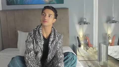Snapshot of dean_scott chatting on February 16, 11:38 am dean_scott online show from February 16, 11:38 am