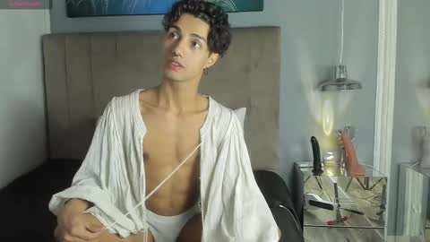 Snapshot of dean_scott chatting on February 21, 11:33 am dean_scott online show from February 21, 11:33 am