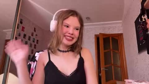 Dee online show from July 1, 11:01 am