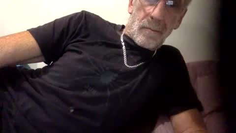 Snapshot of deanofflove221000 chatting on March 17, 9:12 am deanofflove221000 online show from March 17, 9:12 am