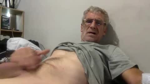 Snapshot of deanofflove221000 chatting on March 22, 12:25 am deanofflove221000 online show from March 22, 12:25 am