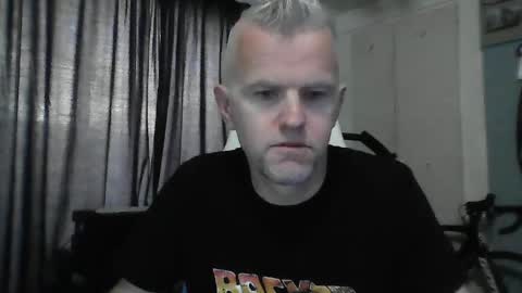 deanthejellybean online show from May 11, 7:36 am