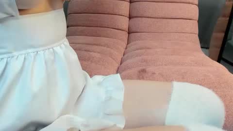 Snapshot of dearly_emily chatting on February 2, 11:30 am Emily GMT2 Mon 10 AM - 4 PM Wed 10 AM - 4 PM Thu 10 AM - 4 PM Fri 10 AM - 4 PM Sat 10 AM - 4 PM online show from February 2, 11:30 am