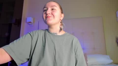 Debbie Mon Tue Fri Sun Sat GMT 3 1000am - 0400pm  online show from October 21, 5:13 pm