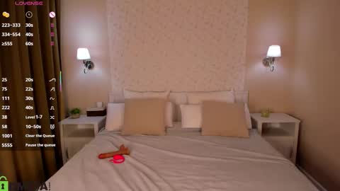 Jennifer online show from November 19, 10:54 pm