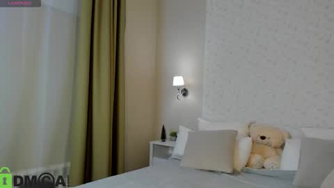 Jennifer online show from February 1, 11:25 pm