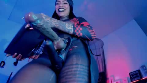 Snapshot of deborahtatto chatting on September 21, 1:46 pm Doborah Miss Carter online show from September 21, 1:46 pm