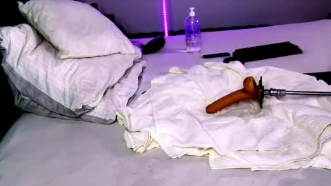 Snapshot of dee_waters chatting on March 8, 2:04 am Tikhomirov old usersname Instagram- tikhomirovandreea17 Twitter DeeaOfficial17 online show from March 8, 2:04 am