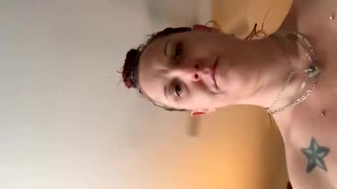 Snapshot of deebaby0906 chatting on February 11, 2:33 pm deebaby0906 online show from February 11, 2:33 pm