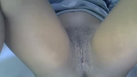 Snapshot of deechic_2 chatting on January 14, 5:57 am deechic_2 online show from January 14, 5:57 am