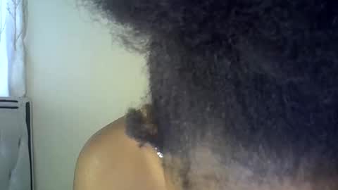 Snapshot of deechic_2 chatting on March 16, 11:14 am deechic_2 online show from March 16, 11:14 am