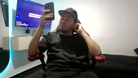 Snapshot of deedee728117 chatting on April 6, 1:14 am KAOX99 online show from April 6, 1:14 am