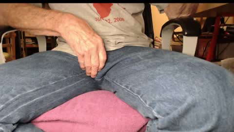 Snapshot of deeepocean chatting on April 4, 1:41 pm deeepocean online show from April 4, 1:41 pm