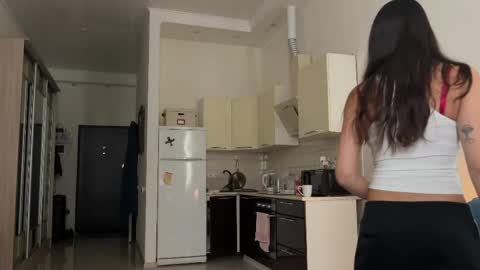 deepcute_ online show from April 28, 2:00 pm