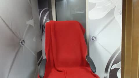 Snapshot of deepintoyourmind chatting on November 2, 5:10 am hi guys i m a cute milf i m here for good time and nice people pls be respectfool and enjoy me online show from November 2, 5:10 am