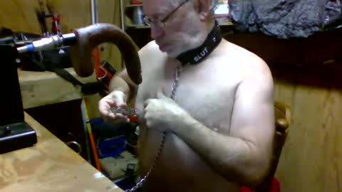 Snapshot of deepthroat227 chatting on December 28, 5:02 am Deepthroat My Big Dildos online show from December 28, 5:02 am
