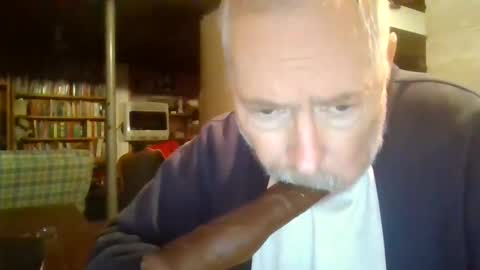 Snapshot of deepthroat227 chatting on February 13, 5:01 pm Deepthroat My Big Dildos online show from February 13, 5:01 pm