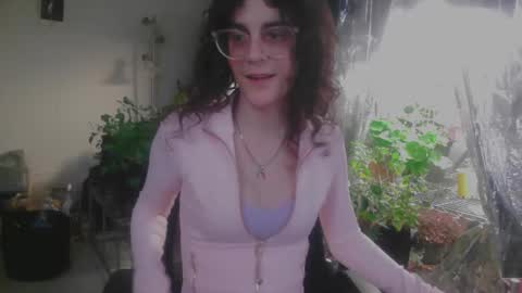 Snapshot of deeralxne chatting on February 16, 5:31 pm Alinochka online show from February 16, 5:31 pm