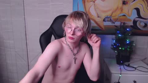 Snapshot of deficitt chatting on January 12, 4:31 am deficitt online show from January 12, 4:31 am