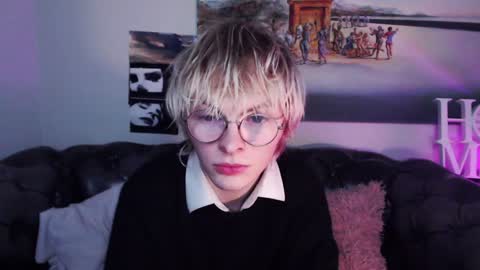 Snapshot of deficitt chatting on January 28, 9:29 pm deficitt online show from January 28, 9:29 pm