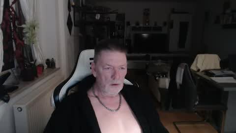 deinprinz2312 online show from March 23, 5:00 am