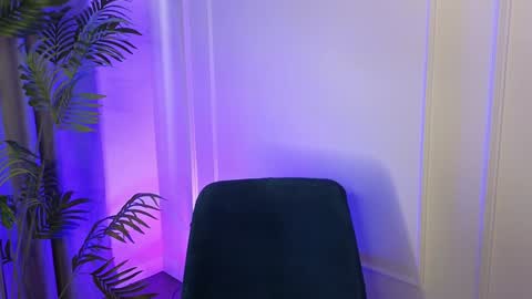 sexy bimbo little kitty asian misstress quen princes sexy girl you can just call me pleasure online show from December 5, 6:21 am