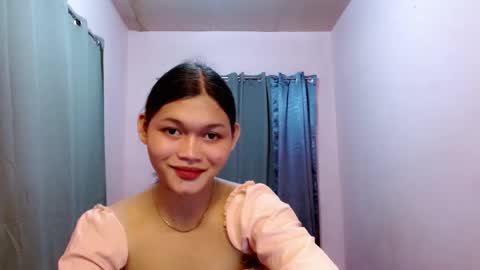 miss zei online show from December 6, 11:33 am