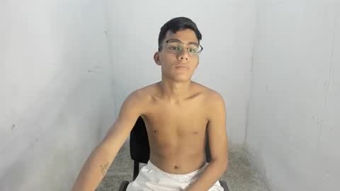 Snapshot of deivi_colins chatting on October 11, 12:54 am deivi_colins online show from October 11, 12:54 am