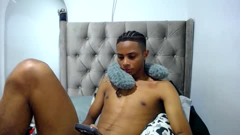 Snapshot of deivisxoxo chatting on June 4, 3:12 am DEIVIS online show from June 4, 3:12 am
