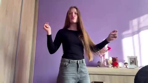 Mila online show from March 4, 7:25 am