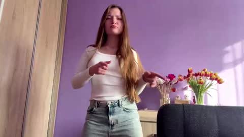 Mila online show from March 11, 7:25 am