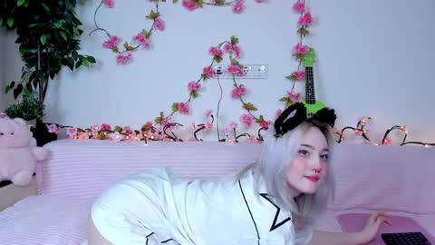 Snapshot of delciepfost chatting on February 14, 5:37 am Rana online show from February 14, 5:37 am