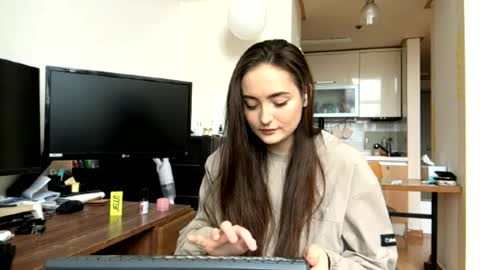 Snapshot of delenaberland chatting on April 1, 1:17 am Marry online show from April 1, 1:17 am