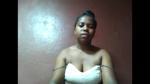 Snapshot of deliah712909 chatting on December 23, 4:17 pm deliah712909 online show from December 23, 4:17 pm