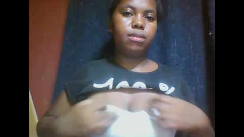 Snapshot of deliah712909 chatting on February 10, 5:09 pm deliah712909 online show from February 10, 5:09 pm