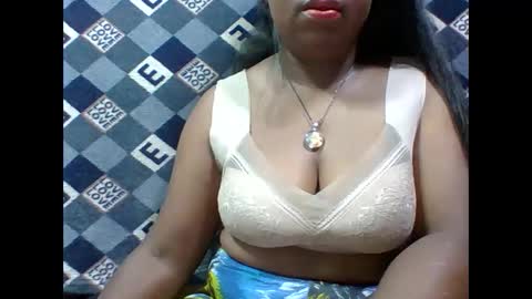 deliah712909 online show from October 28, 5:55 am