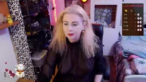 Delicacat online show from November 4, 11:15 pm