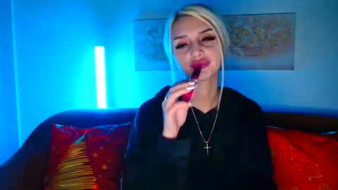 Snapshot of deliciaalove chatting on December 16, 7:54 pm deliciaalove online show from December 16, 7:54 pm