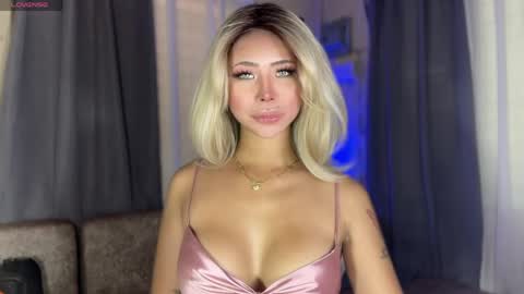 Hello your loving faye 3 online show from May 16, 9:06 am