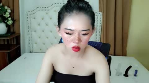 Sophie online show from June 5, 3:24 am