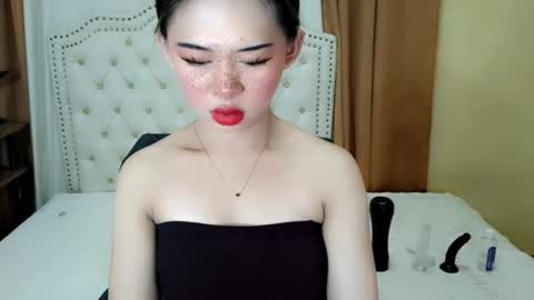 Sophie online show from June 9, 2:23 am