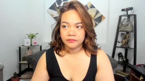 Snapshot of delightfulcurvy chatting on December 1, 9:59 pm delightfulcurvy online show from December 1, 9:59 pm