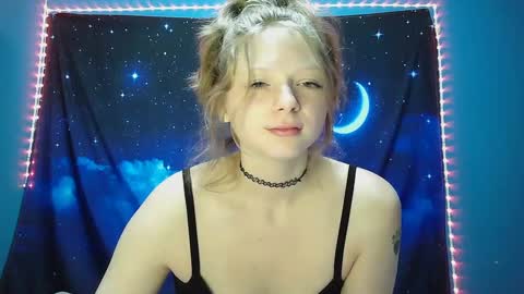 Snapshot of delilalove3412 chatting on February 19, 4:44 am DelilaLove3412 online show from February 19, 4:44 am