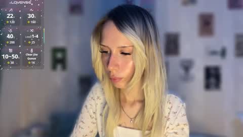 Della online show from February 9, 3:38 pm