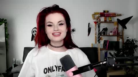 Snapshot of dellacrush_ chatting on October 21, 8:48 am dellacrush_ online show from October 21, 8:48 am