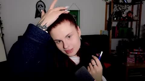 dellacrush_ online show from November 26, 5:58 pm